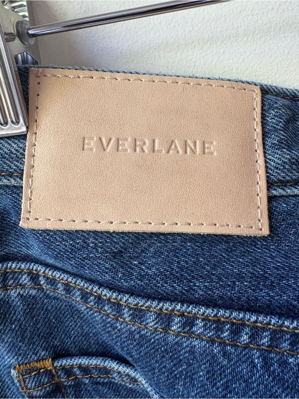 Everlane The 90s Cheeky Jean - Picture 6 of 10